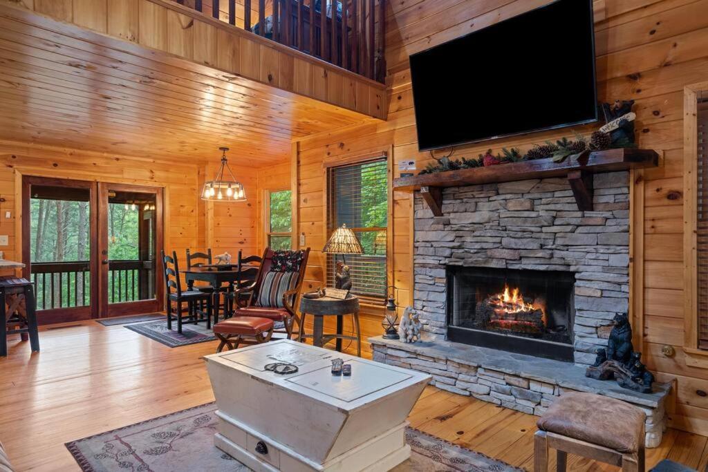 Lakeside Retreat Hot Tub Fishing Hiking Ellijay Exteriör bild