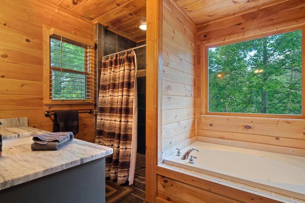 Lakeside Retreat Hot Tub Fishing Hiking Ellijay Exteriör bild