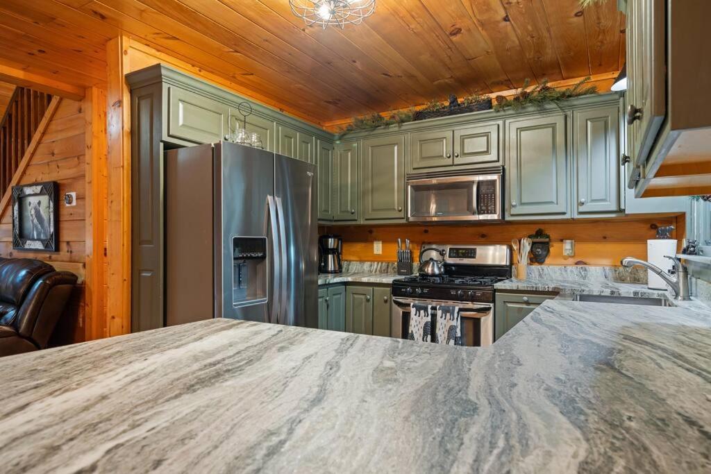 Lakeside Retreat Hot Tub Fishing Hiking Ellijay Exteriör bild